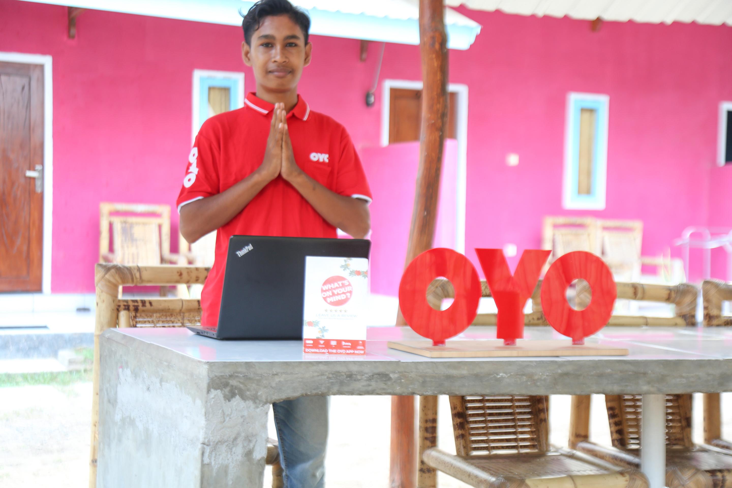 Oyo 1662 Zury Homestay Kuta  エクステリア 写真