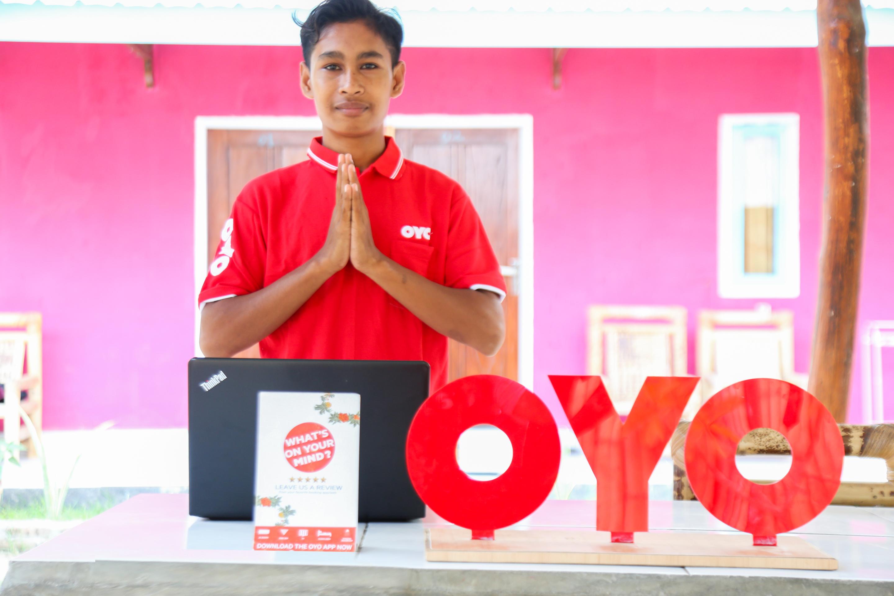 Oyo 1662 Zury Homestay Kuta  エクステリア 写真