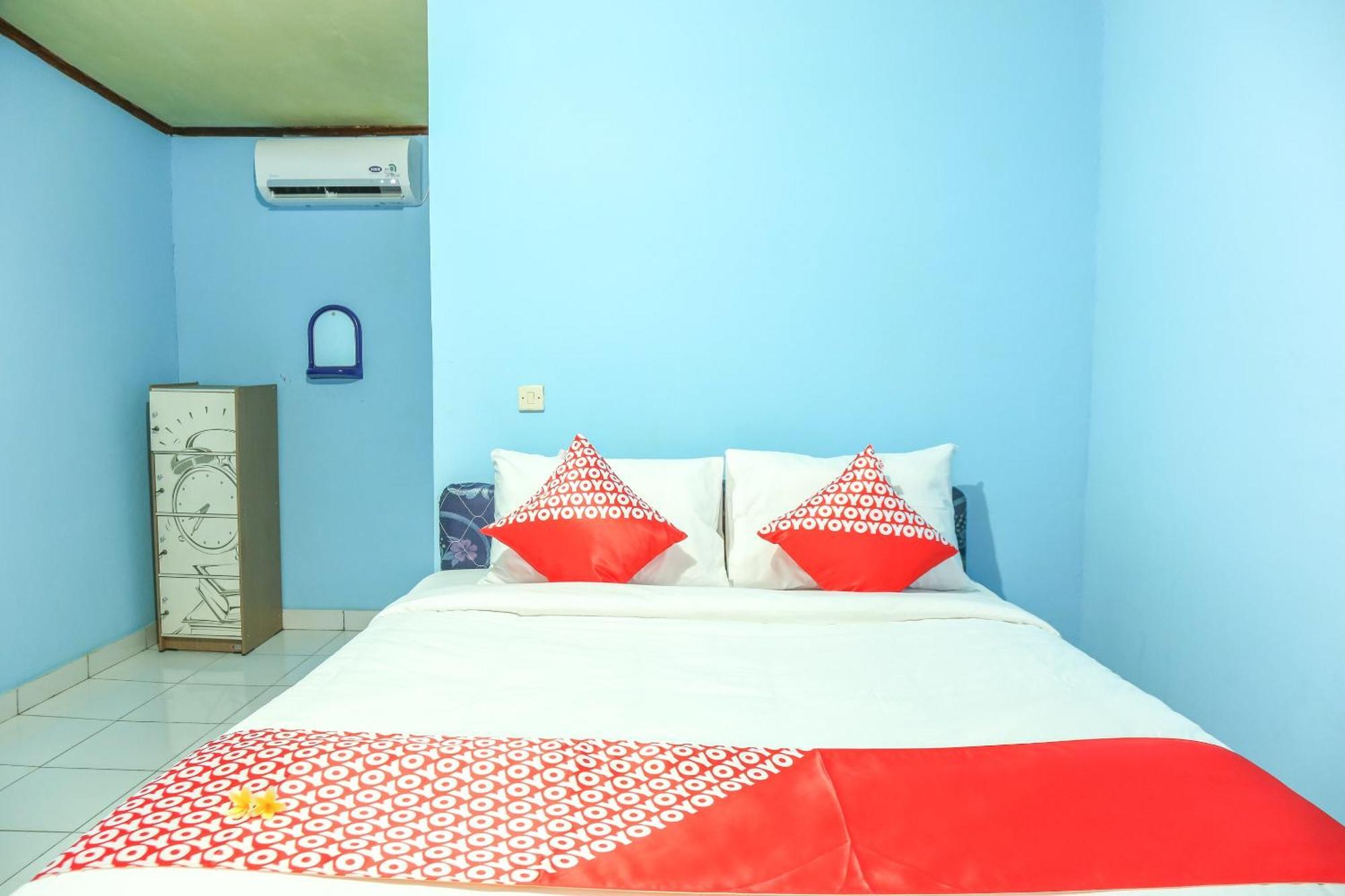 Oyo 1662 Zury Homestay Kuta  エクステリア 写真