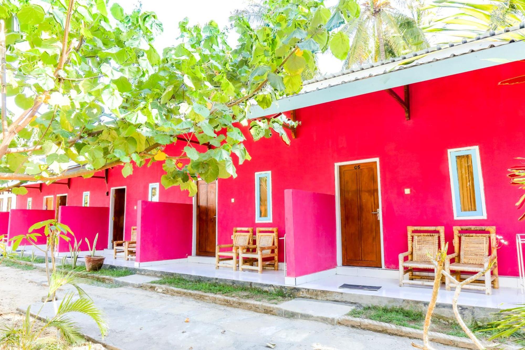 Oyo 1662 Zury Homestay Kuta  エクステリア 写真