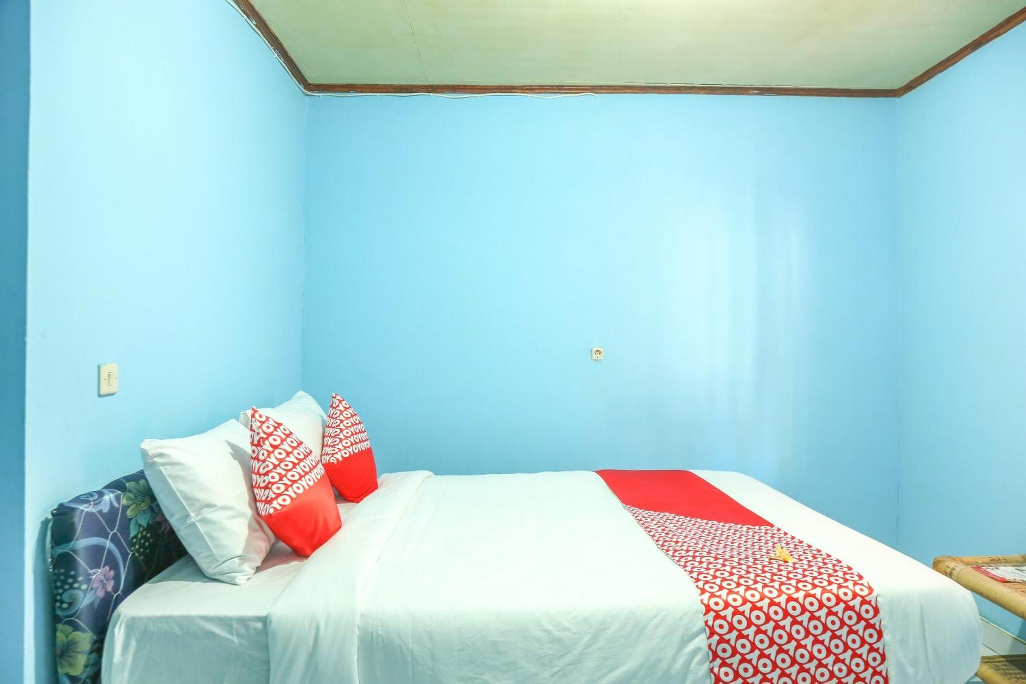 Oyo 1662 Zury Homestay Kuta  エクステリア 写真