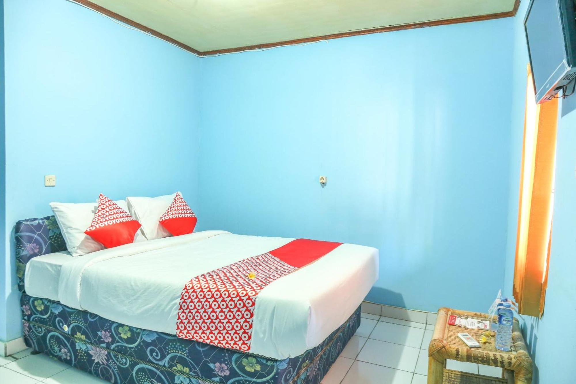 Oyo 1662 Zury Homestay Kuta  エクステリア 写真