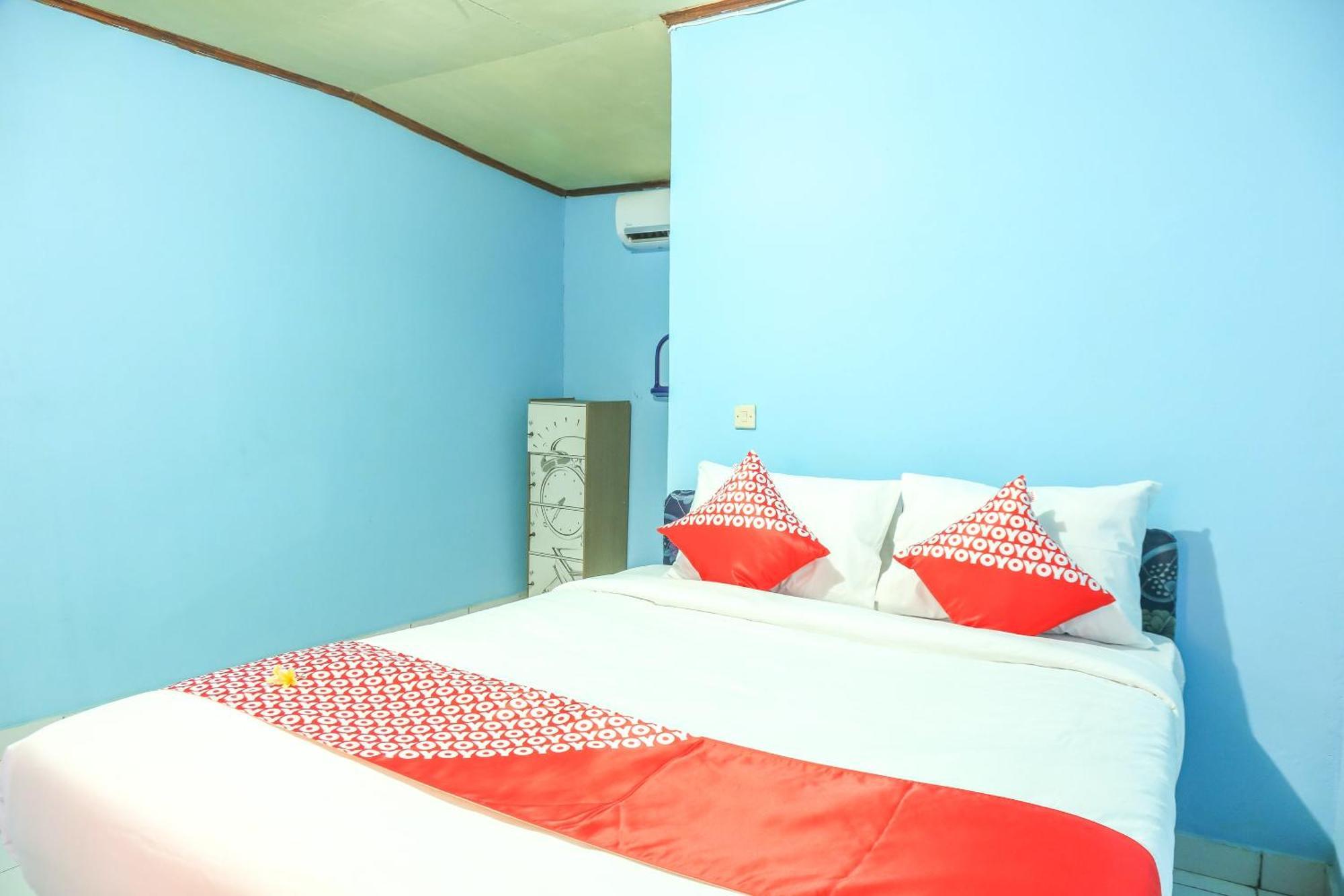 Oyo 1662 Zury Homestay Kuta  エクステリア 写真