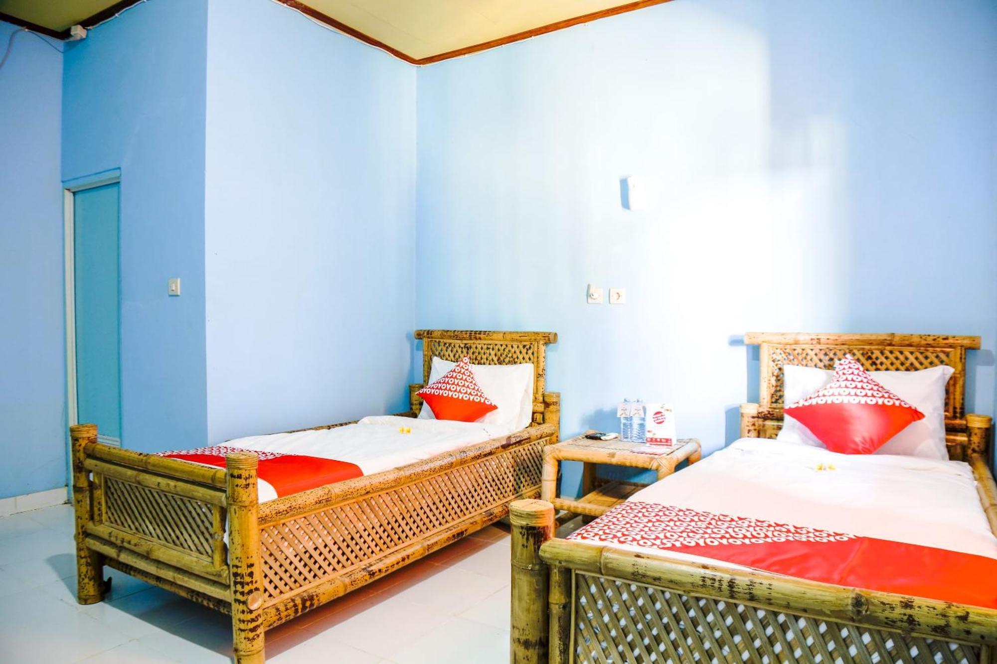Oyo 1662 Zury Homestay Kuta  エクステリア 写真