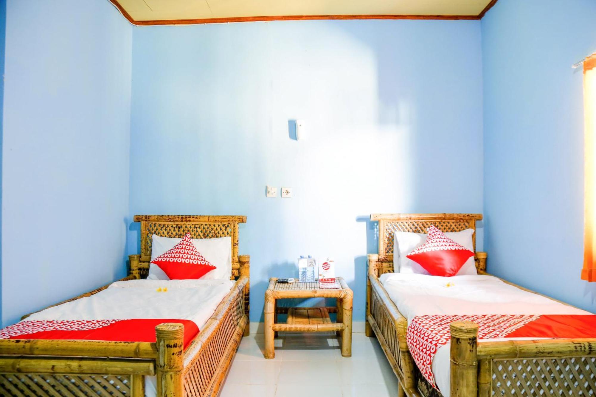 Oyo 1662 Zury Homestay Kuta  エクステリア 写真